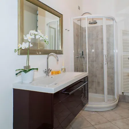 Trilocale Centro, Esclusivo 100 Mq Con 3 Balconi Lejlighed