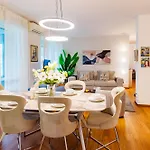 Prestige Centro By Icon7 Luxury Como