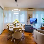 Prestige Centro By Icon7 Luxury Como