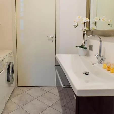 Trilocale Centro, Esclusivo 100 Mq Con 3 Balconi דירה