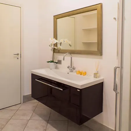 Trilocale Centro, Esclusivo 100 Mq Con 3 Balconi קומו