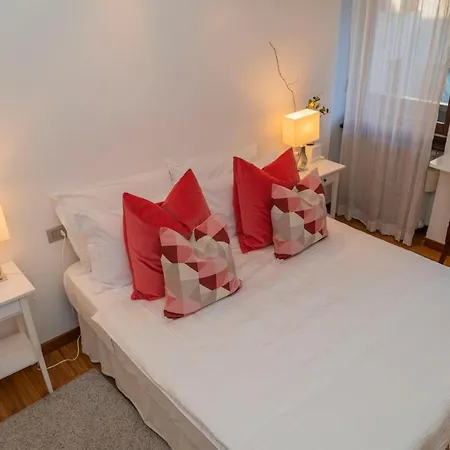 Trilocale Centro, Esclusivo 100 Mq Con 3 Balconi דירה קומו