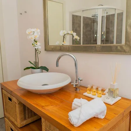 דירה Trilocale Centro, Esclusivo 100 Mq Con 3 Balconi