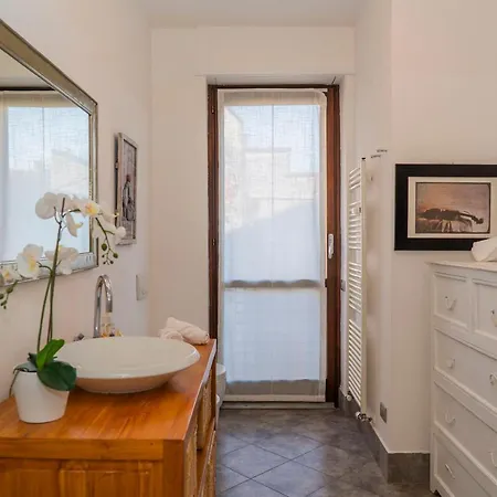 Trilocale Centro, Esclusivo 100 Mq Con 3 Balconi דירה קומו